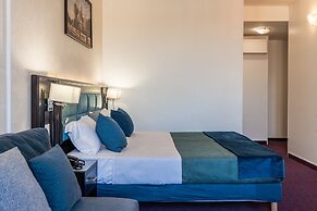 HOTEL ROYAL