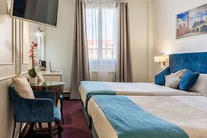 HOTEL ROYAL