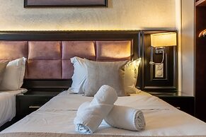 HOTEL ROYAL