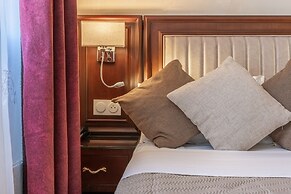 HOTEL ROYAL