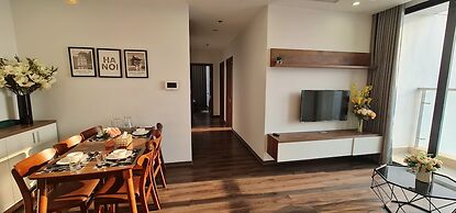 Canh Apartment in Vinhome Skylake