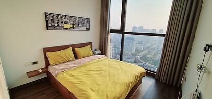 Canh Apartment in Vinhome Skylake