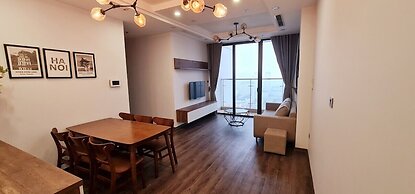 Canh Apartment in Vinhome Skylake