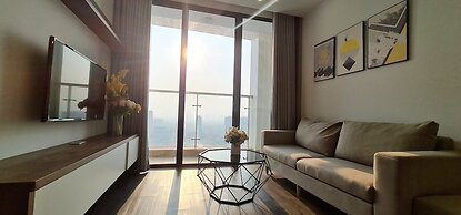 Canh Apartment in Vinhome Skylake