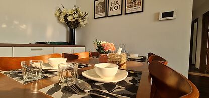 Canh Apartment in Vinhome Skylake