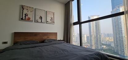 Canh Apartment in Vinhome Skylake