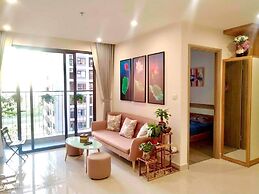 Canh Apartment in Vinhome Skylake