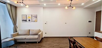 Canh Apartment in Vinhome Skylake