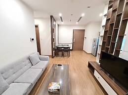 Canh Apartment in Vinhome Skylake