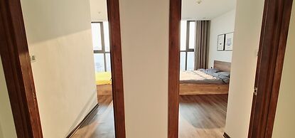 Canh Apartment in Vinhome Skylake