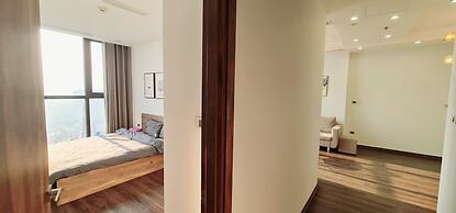 Canh Apartment in Vinhome Skylake