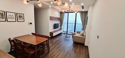Canh Apartment in Vinhome Skylake