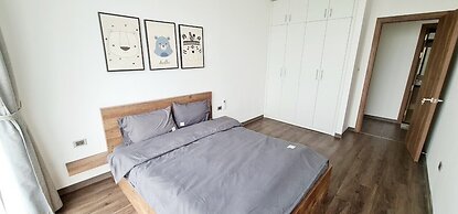 Canh Apartment in Vinhome Skylake
