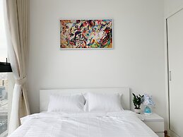 Canh Apartment in Vinhome Skylake