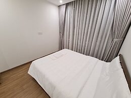 Canh Apartment in Vinhome Skylake