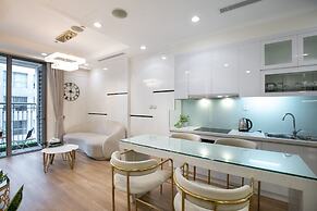 Canh Apartment in Vinhome Skylake