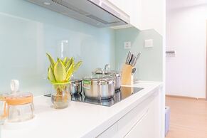 Canh Apartment in Vinhome Skylake