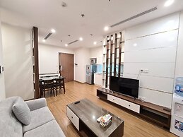 Canh Apartment in Vinhome Skylake