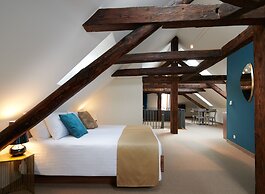 Golden Angel Suites by Adrez Living