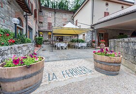 Loro 4 With Shared Pool And Tennis