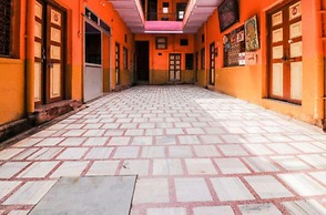 Goroomgo Laxmi Bhawan Dharamshala Mathura