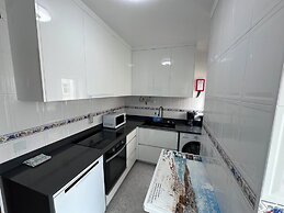 Steps to Beach 4beds -ac, Self Check-in, 2024 Reno