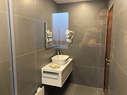 Steps to Beach 4beds -ac, Self Check-in, 2024 Reno