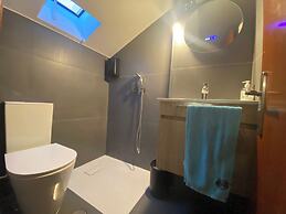 Steps to Beach 4beds -ac, Self Check-in, 2024 Reno