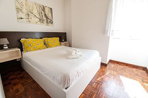 Steps to Beach 4beds -ac, Self Check-in, 2024 Reno