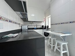 Steps to Beach 4beds -ac, Self Check-in, 2024 Reno