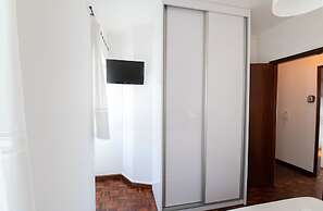 Steps to Beach 4beds -ac, Self Check-in, 2024 Reno