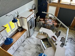 Cardinal Road 3 Bedroom Home by RedAwning