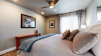 Mammoth Creek 9 Remodeled, Mountain Views with Fireplace, Walk to Park