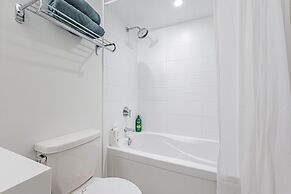 The Bay Suites - City Place