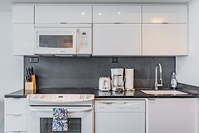 The Bay Suites - City Place