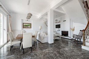 Akakia Panoramic Villa