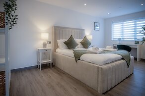 Sunrise - 5 Bedroom Home - Pendine