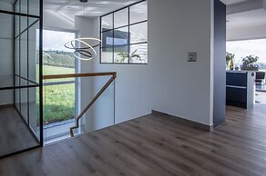 Sunrise - 5 Bedroom Home - Pendine