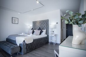 Sunrise - 5 Bedroom Home - Pendine