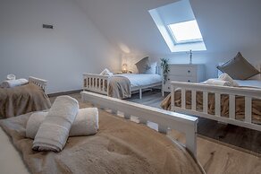 Sunrise - 5 Bedroom Home - Pendine