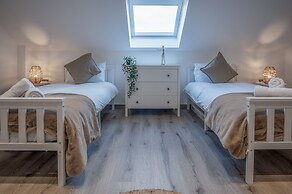 Sunrise - 5 Bedroom Home - Pendine