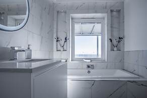 Sunrise - 5 Bedroom Home - Pendine