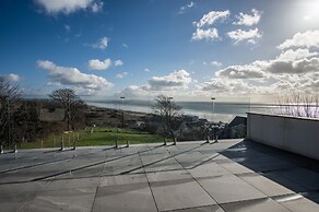 Sunrise - 5 Bedroom Home - Pendine