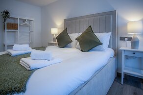 Sunrise - 5 Bedroom Home - Pendine