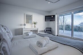 Sunrise - 5 Bedroom Home - Pendine