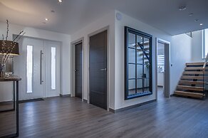 Sunrise - 5 Bedroom Home - Pendine