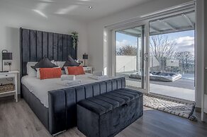 Sunrise - 5 Bedroom Home - Pendine