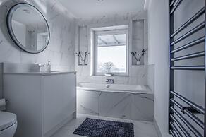 Sunrise - 5 Bedroom Home - Pendine