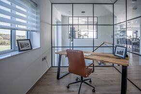 Sunrise - 5 Bedroom Home - Pendine