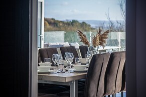 Sunrise - 5 Bedroom Home - Pendine